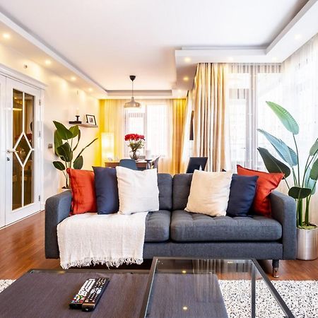 Captivating Flat With Balcony Near Besiktas Pier Apartment Istanbul Bagian luar foto