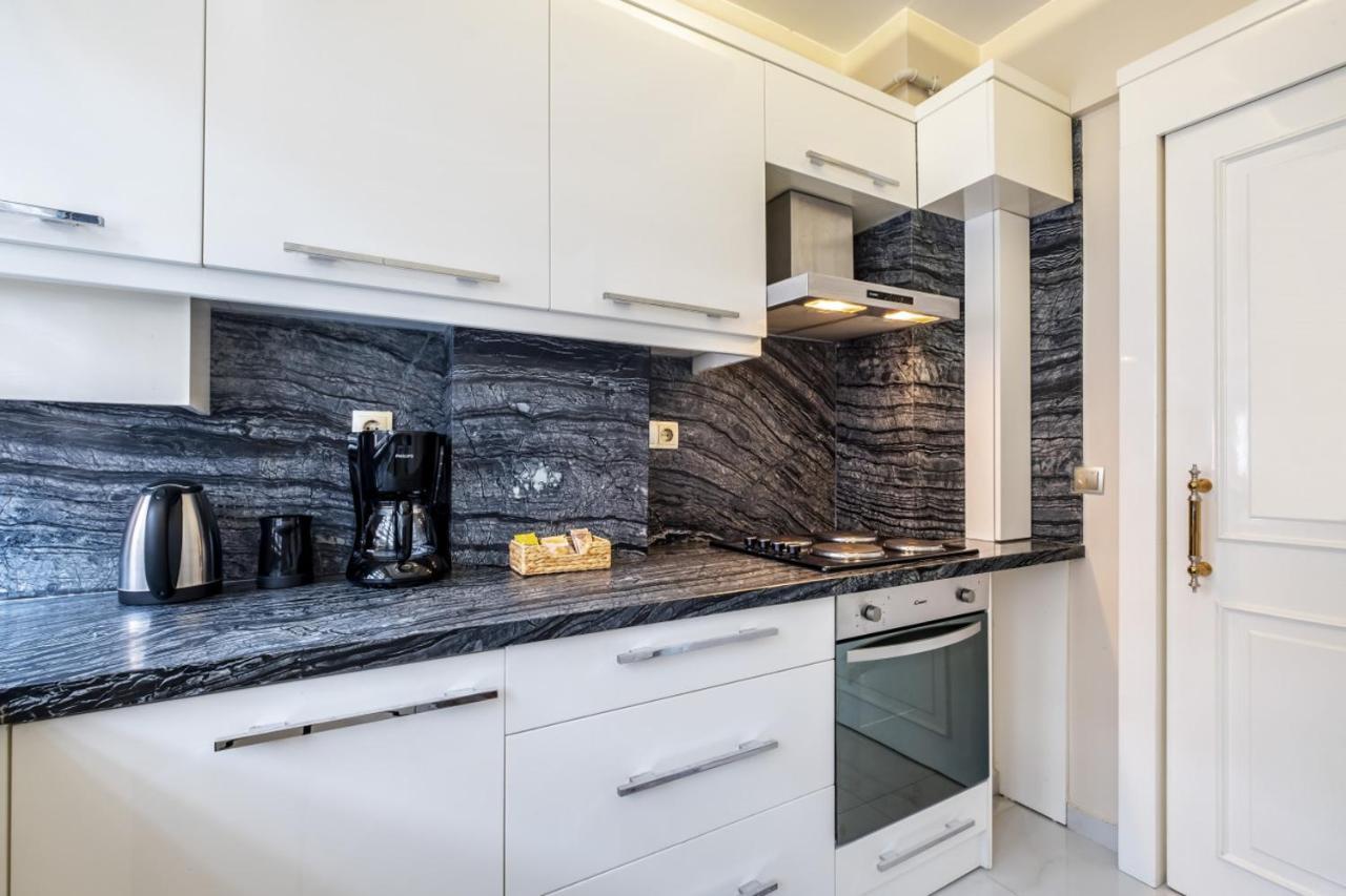 Captivating Flat With Balcony Near Besiktas Pier Apartment Istanbul Bagian luar foto