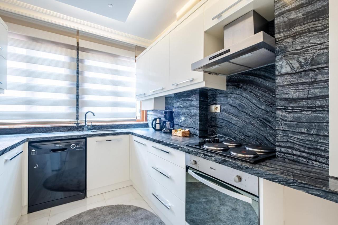 Captivating Flat With Balcony Near Besiktas Pier Apartment Istanbul Bagian luar foto